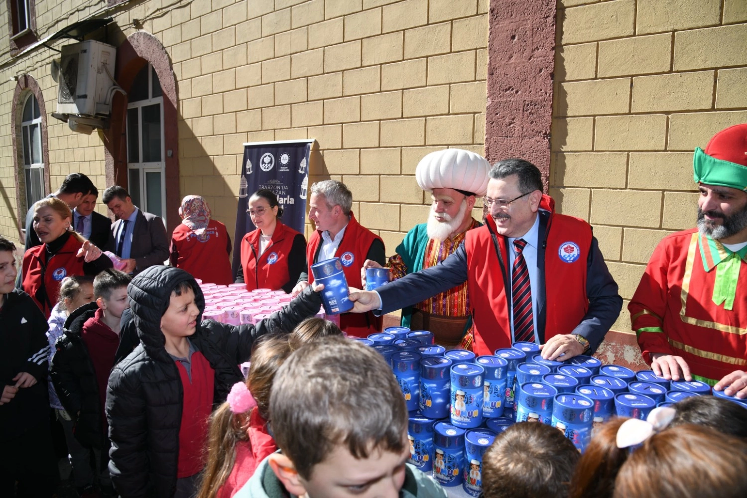 Trabzon&rsquo;da tekne orucu etkinliğinde &ccedil;ocuklarla buluşma