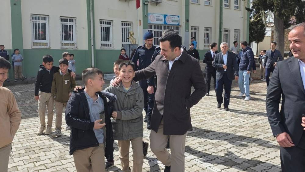 Kaymakam Algın&rsquo;dan Karaburun K&ouml;y&uuml; İlk ve Ortaokulu&rsquo;na ziyaret 