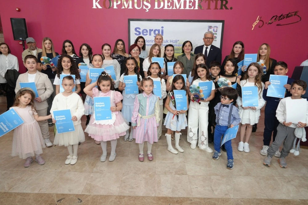 &ldquo;Renklerin &Ccedil;ocuk Hali&rdquo; sergisi a&ccedil;ıldı