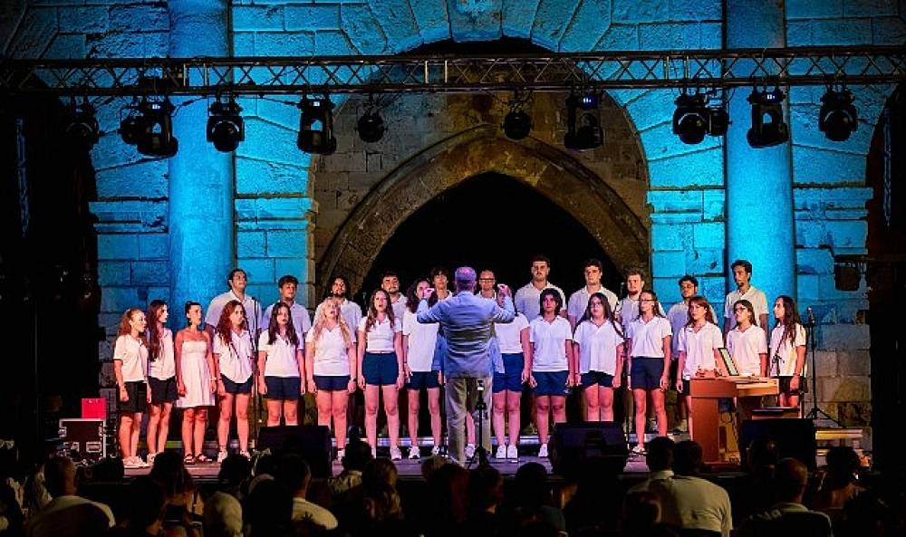 Nil&uuml;fer koroları Kıbrıs'ta sahne aldı