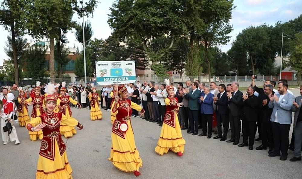 K&uuml;lt&uuml;r Sanat Festivali &Ccedil;adır Etkinlikleriyle Son Buldu