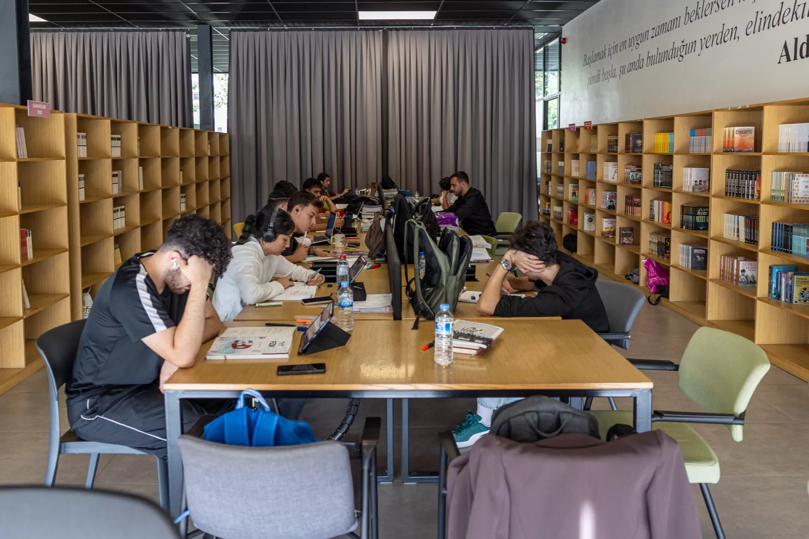 Mersin'de 17 okuma salonu ile eğitime g&uuml;&ccedil;l&uuml; destek
