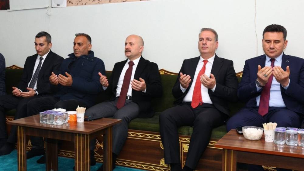 İl Milli Eğitim M&uuml;d&uuml;r&uuml; Tosun&rsquo;dan vefat eden &ouml;ğretmenin ailesine taziye ziyareti 