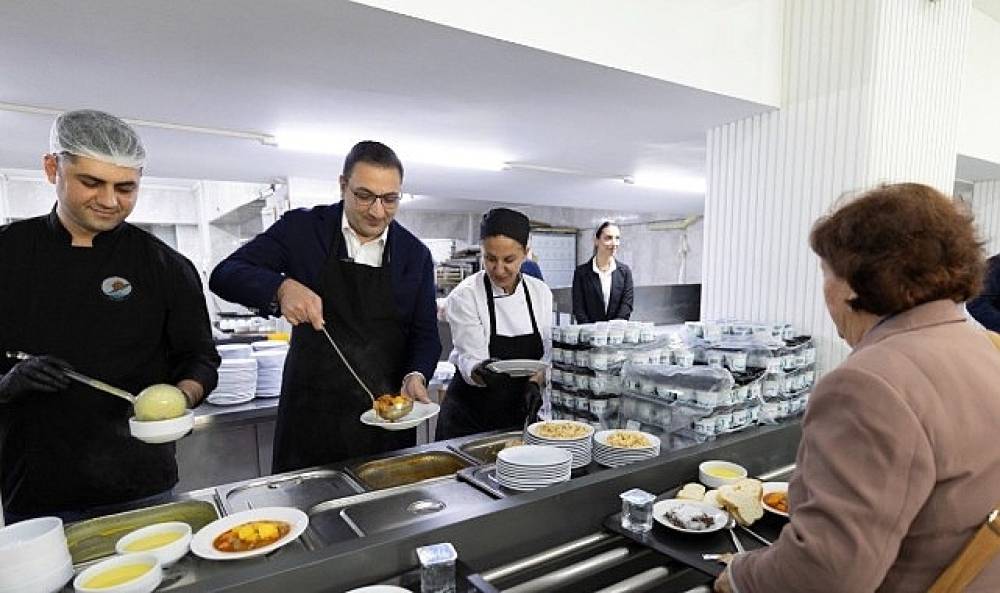 Bal&ccedil;ova'da Dayanışmanın Adresi: Kent Lokantası 1 Yaşında