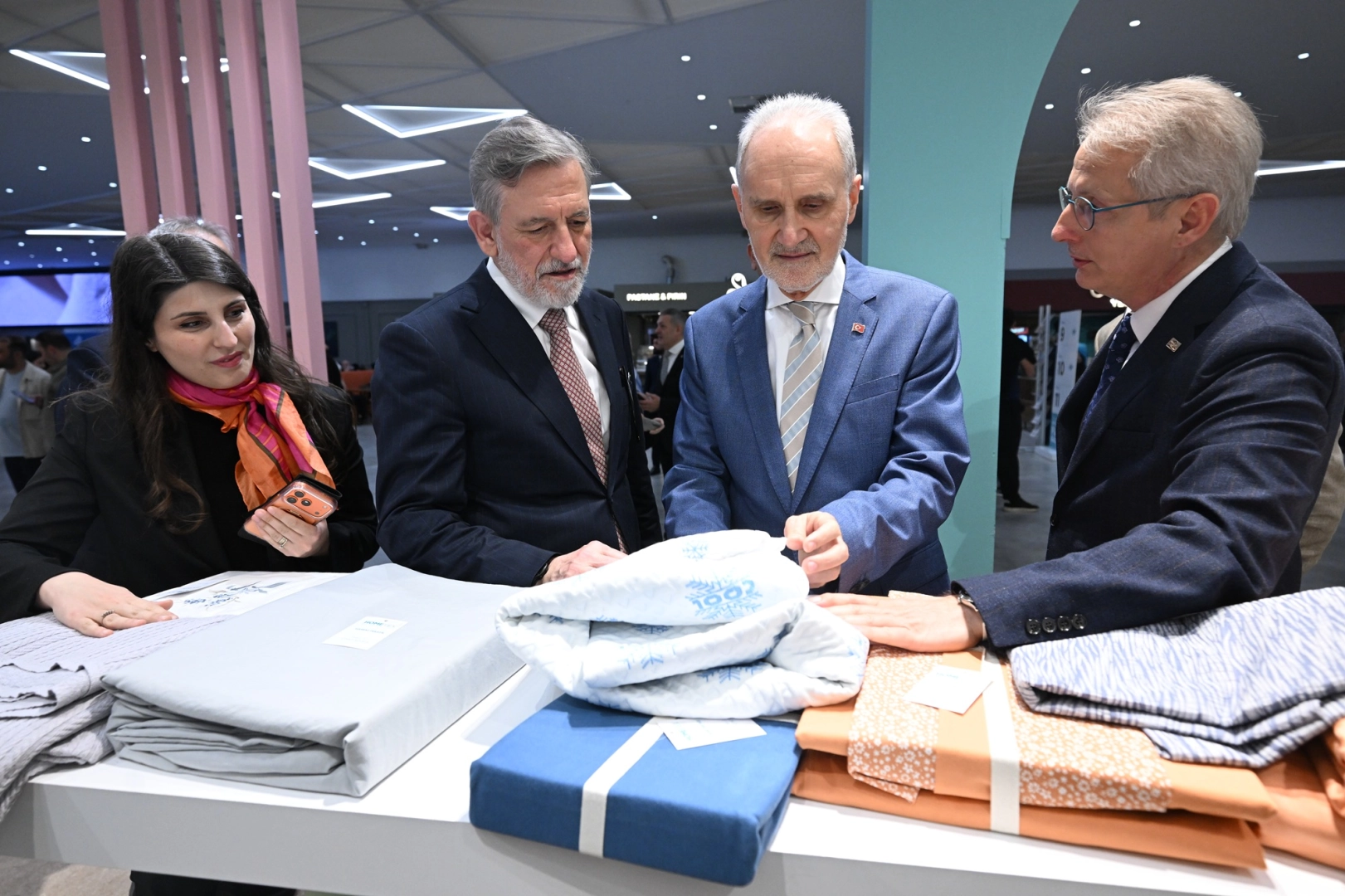HOMETEX ziyaret&ccedil;ilerini ağırlamaya s&uuml;rd&uuml;r&uuml;yor