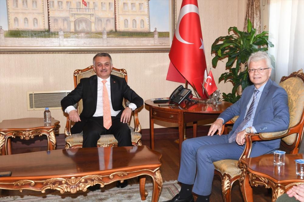 Litvanya'nın Ankara Büyükelçisi Ricardas Degutis, Antalya Valiliğini ziyaret etti:
