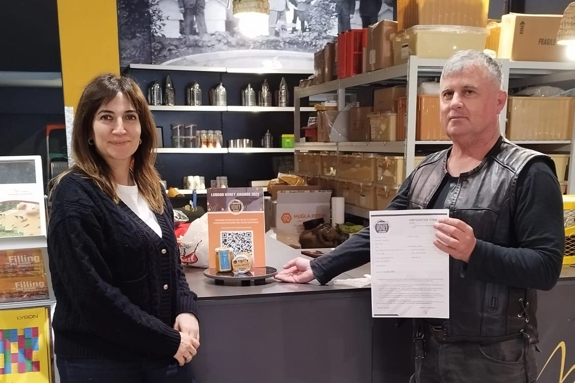 Keşan'ın Altın Balı Londra'dan &ouml;d&uuml;lle d&ouml;nd&uuml;