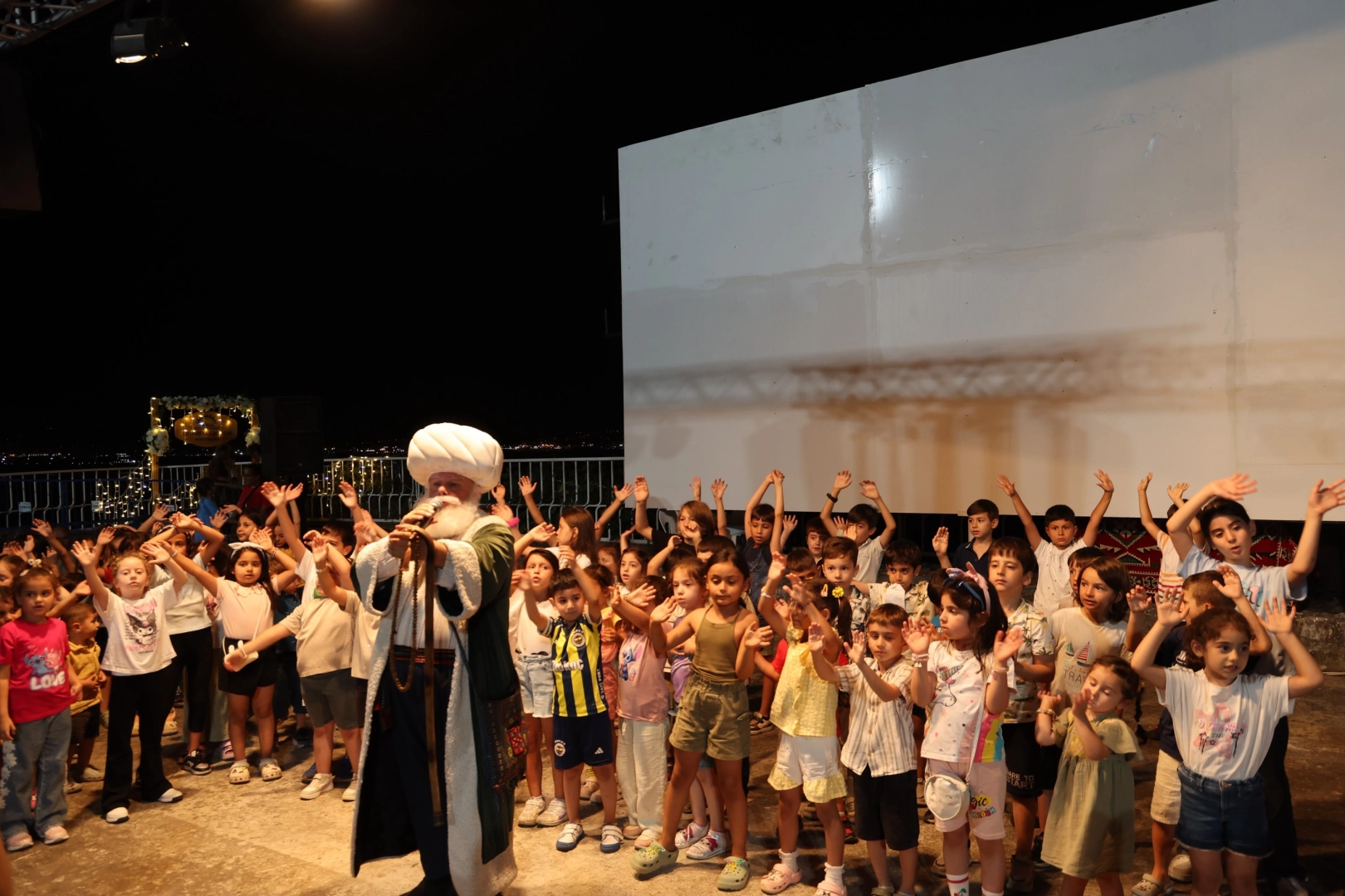 Eskihisar Kalesi&rsquo;nde &ccedil;ocuklar eğlenceyle buluştu