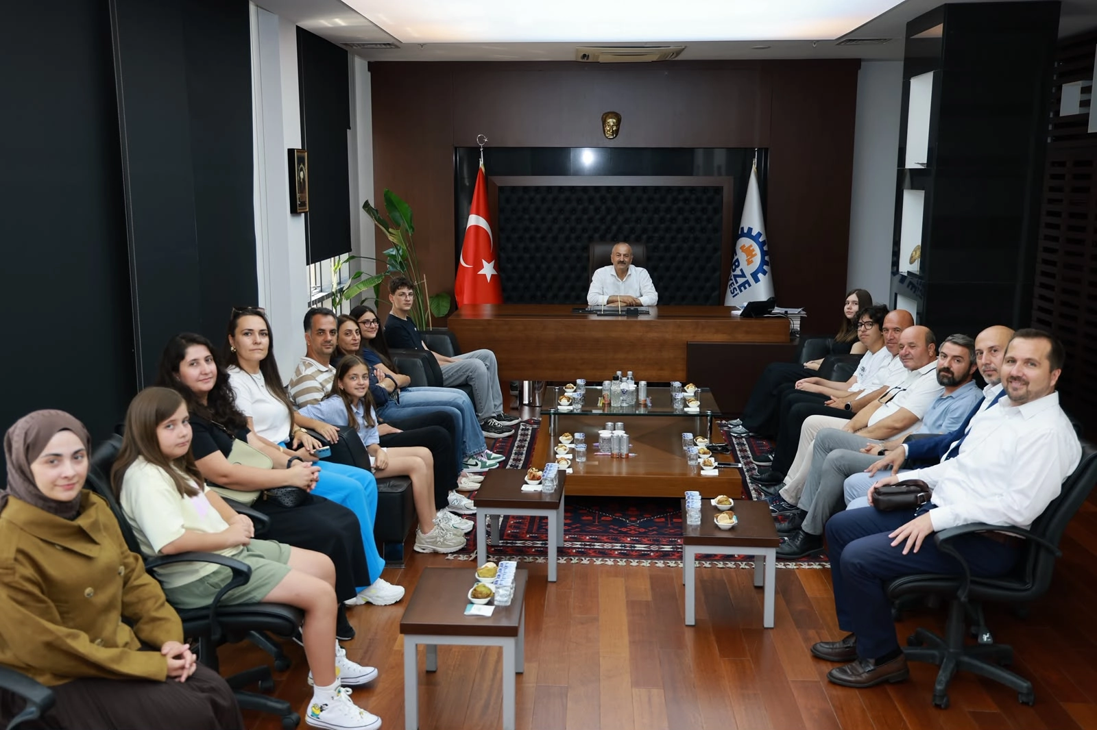 Kocaeli Gebze'de Başkan B&uuml;y&uuml;kg&ouml;z LGS birincilerini ağırladı