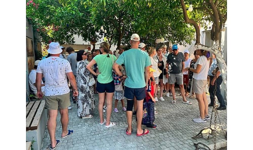 K&uuml;lt&uuml;r Evi'ne ziyaret&ccedil;i akını s&uuml;r&uuml;yor