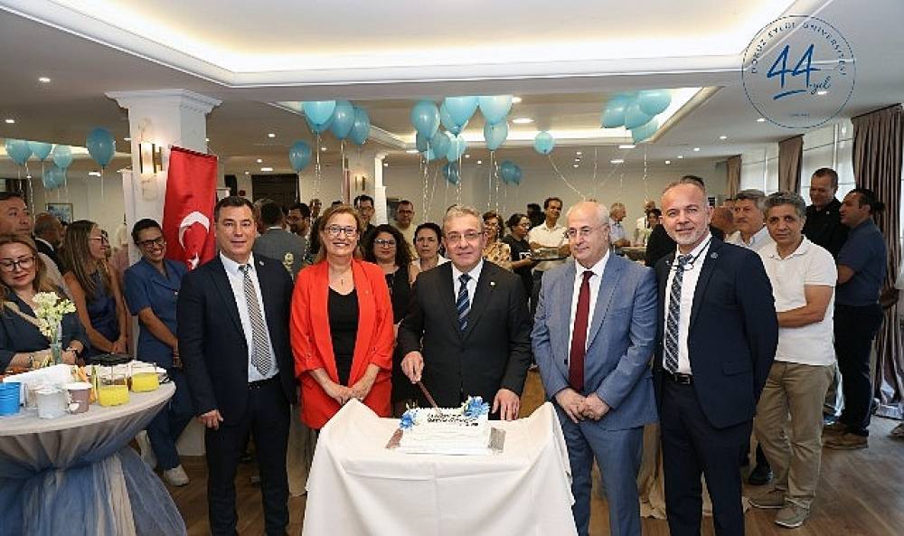 DE&Uuml;, 44. Kuruluş Yıl D&ouml;n&uuml;m&uuml;n&uuml; Tanıtım Resepsiyonuyla Kutladı