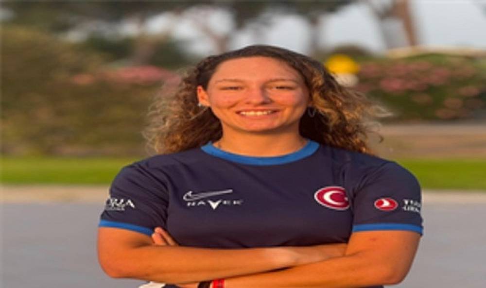 İzmir B&uuml;y&uuml;kşehir Belediyesi'nin milli sporcuları Akdeniz Oyunları'nda madalya peşinde
