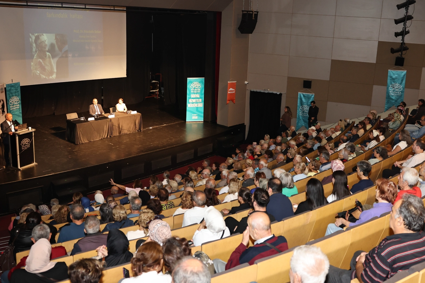 Alzheimer&rsquo;ın tanı, tedavi ve bakım s&uuml;reci Nil&uuml;fer&rsquo;de konuşuldu