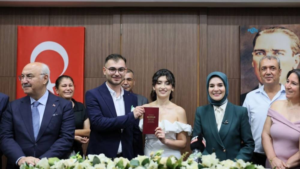 Aile ve Gen&ccedil;lik Fonu&rsquo;ndan 222 bin 988 gence 21 milyar 48 milyon liralık destek 