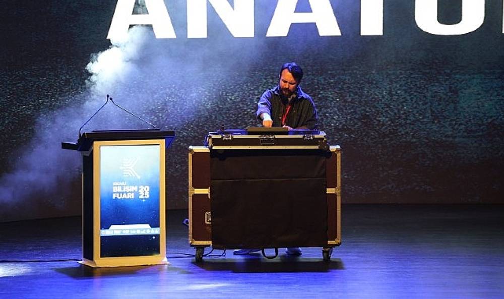 Yapay zekâ, Kongre Merkezi'nde müzikle coştu