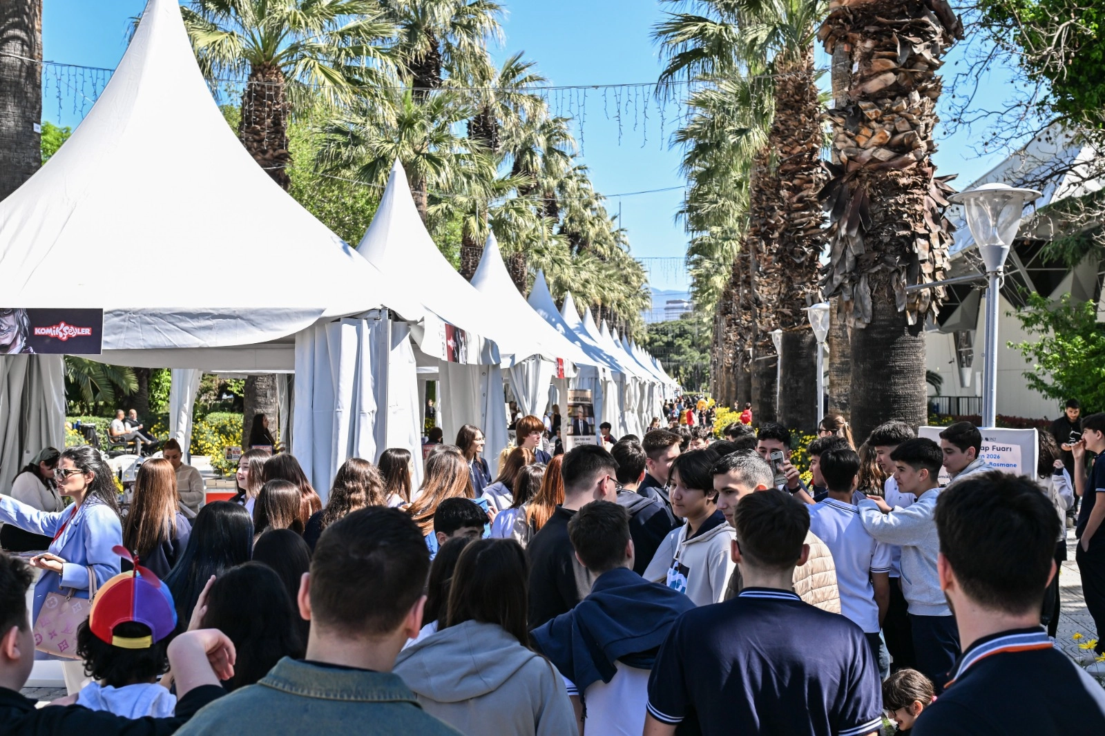 İZKİTAP &ouml;ğrencilerin buluşma noktası oldu