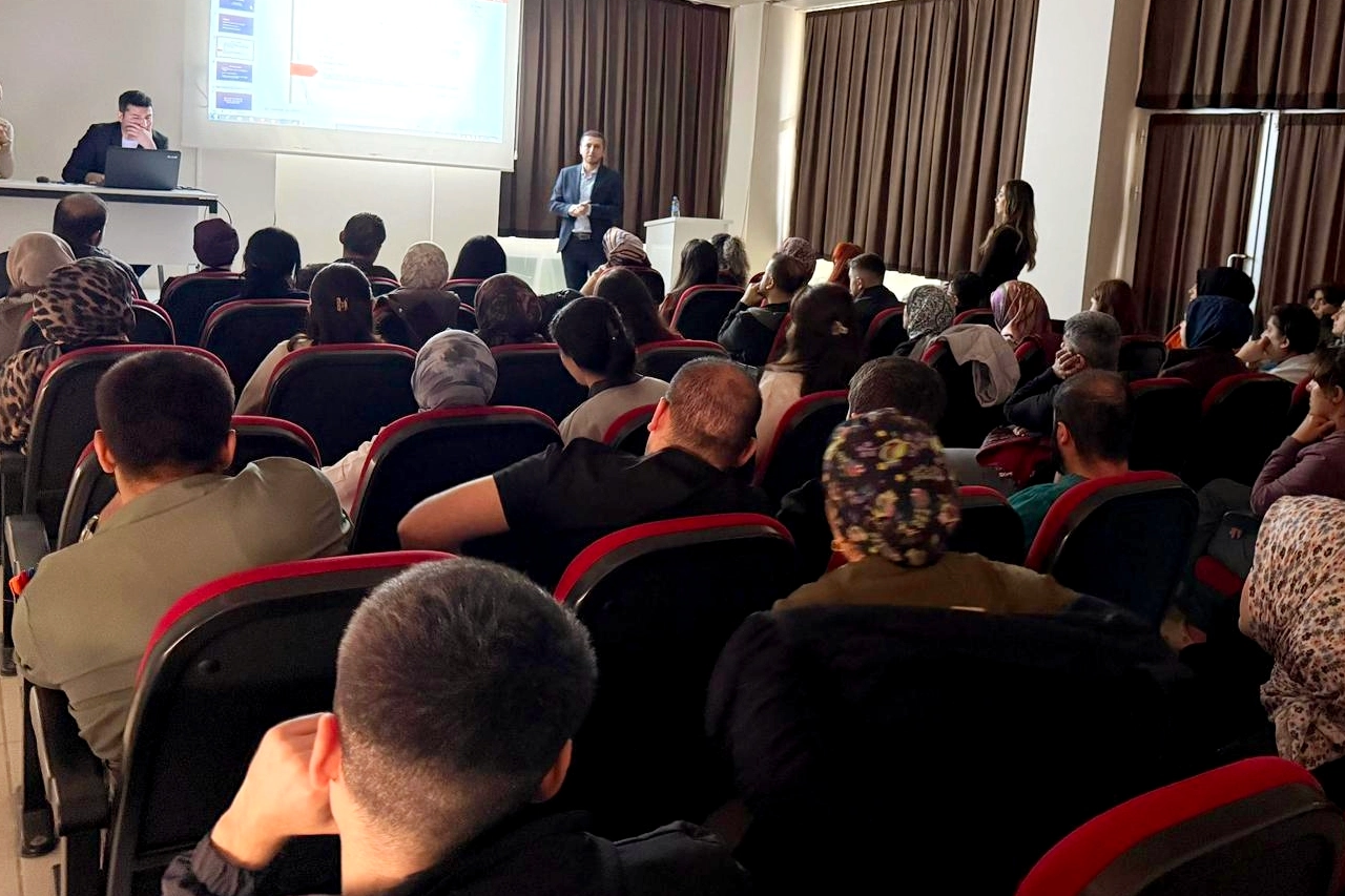 Batman Kozluk&rsquo;ta sağlık &ccedil;alışanlarına hukuki sorumluluk bilinci