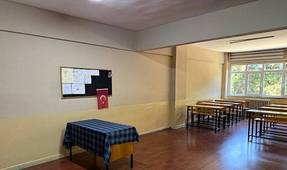 B&uuml;y&uuml;kşehir'den okullara 7,3 milyon TL'lik boya desteği   