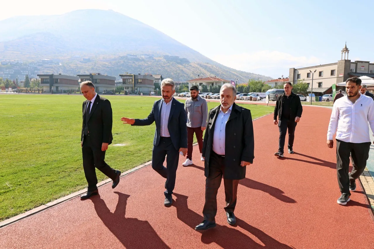 Kayseri Talas yama&ccedil; paraş&uuml;t&uuml; iniş alanına tartan pist