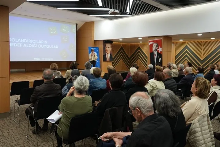Denizli'de yaş almış bireylere dijital g&uuml;venlik eğitimi