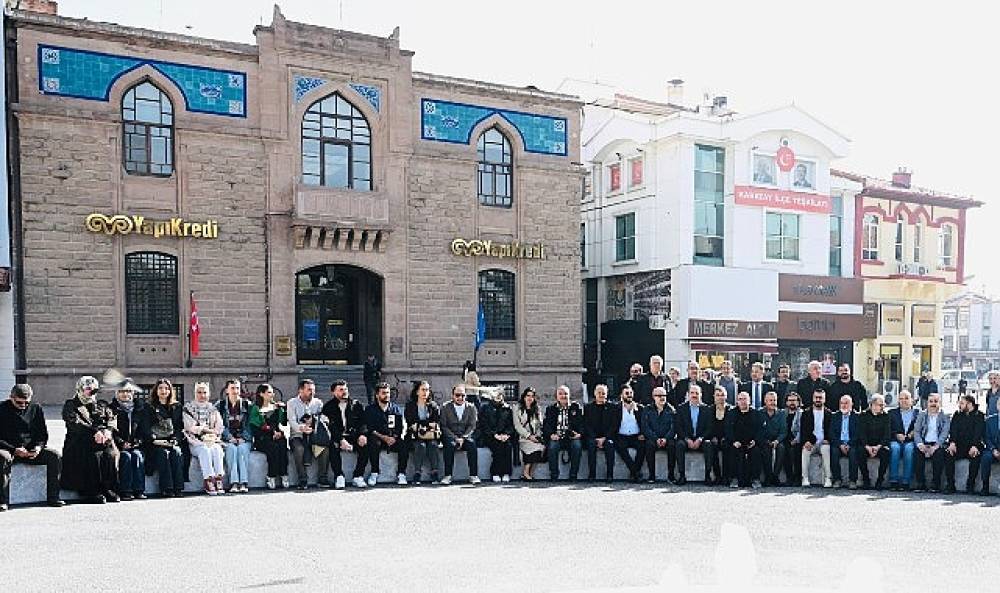 Başkan Altay Mevlana Caddesi'nde Y&uuml;r&uuml;t&uuml;len &Ccedil;evre D&uuml;zenleme &Ccedil;alışmasını İnceledi