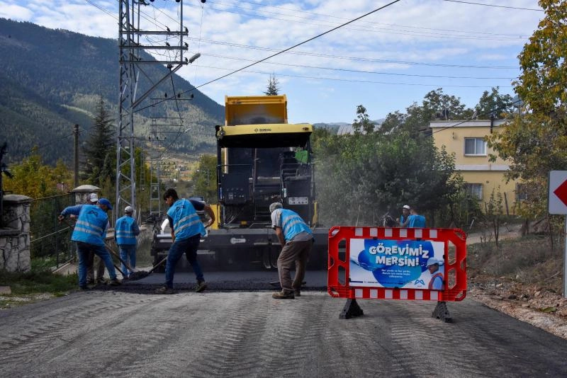 Mersin B&uuml;y&uuml;kşehir, yatırımlarıyla yolları yeniliyor