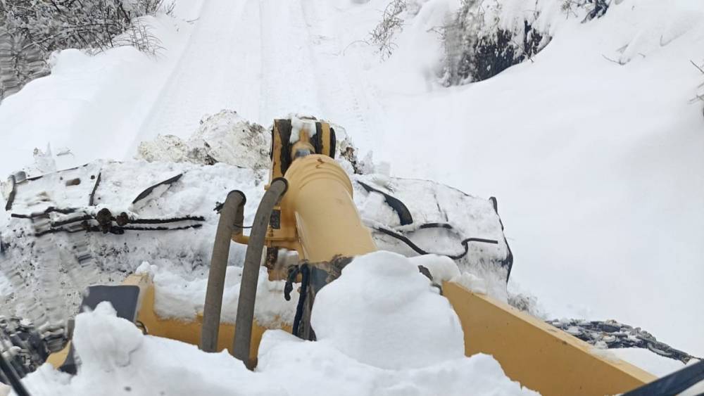 Adıyaman&rsquo;ın g&ouml;lbaşı il&ccedil;esinde karla m&uuml;cadele &ccedil;alışmaları s&uuml;r&uuml;yor 
