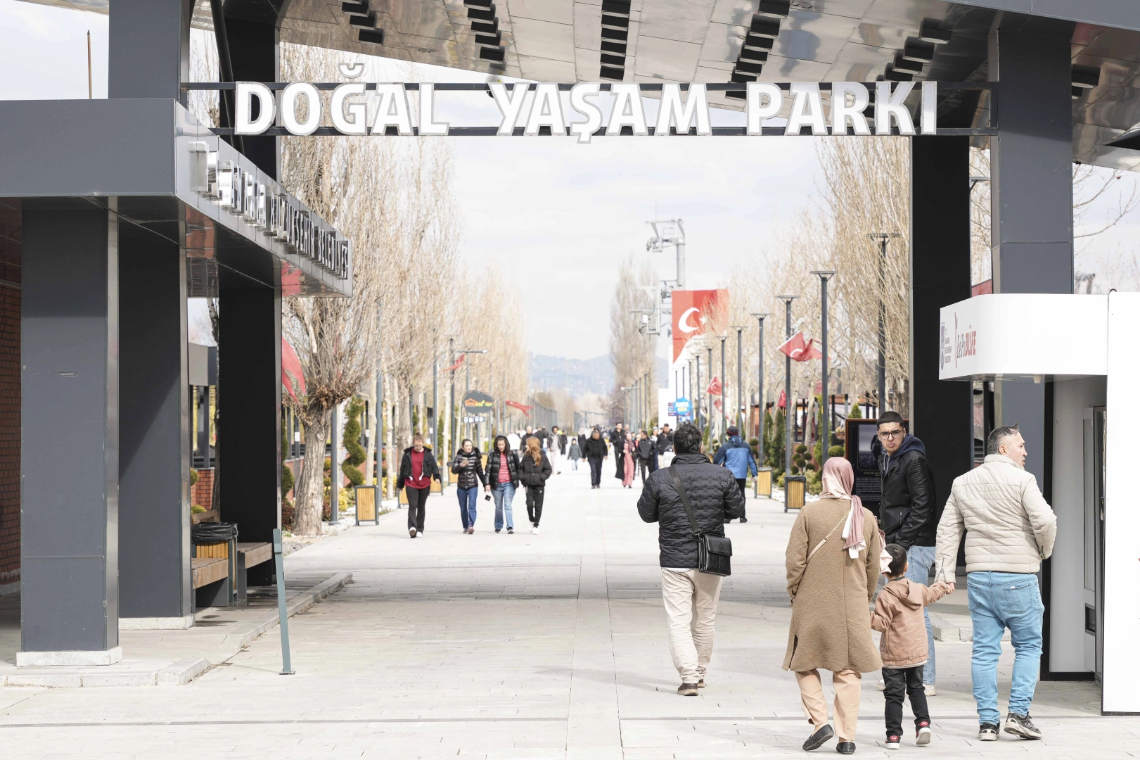 Başkentliler bayramı B&uuml;y&uuml;kşehir&rsquo;in parklarında kutladı