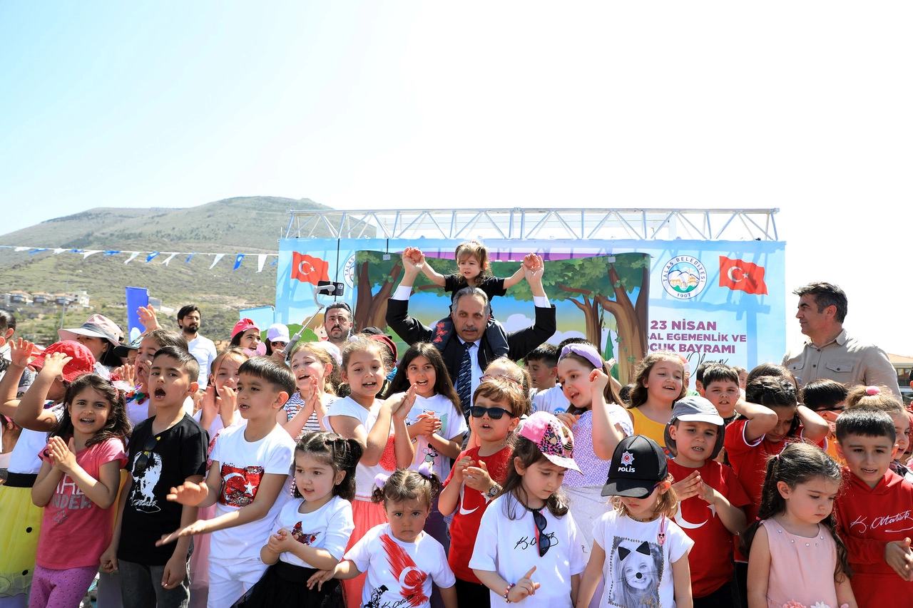 Mustafa Yal&ccedil;ın'dan '23 Nisan' mesajı