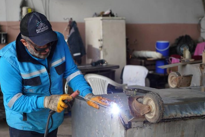 Hurdalar &ccedil;&ouml;p konteyneri oldu