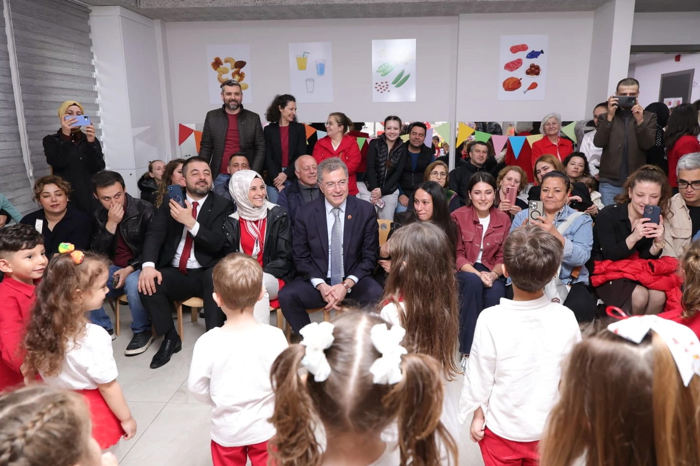 Osmangazi Belediyesi&rsquo;nin kreşlerinde 23 Nisan sevinci