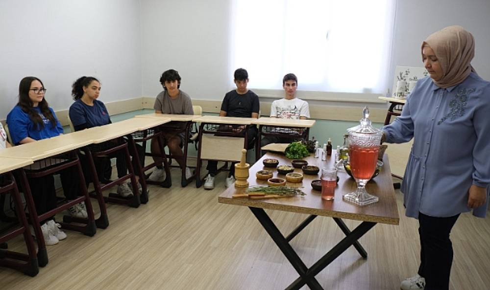 Akademi Lise Yaz Okulu'nda başvurular s&uuml;r&uuml;yor