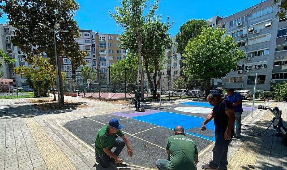 &Ccedil;ocuklar istedi, Başkan Mutlu yaptı: O park voleybol sahasına kavuştu