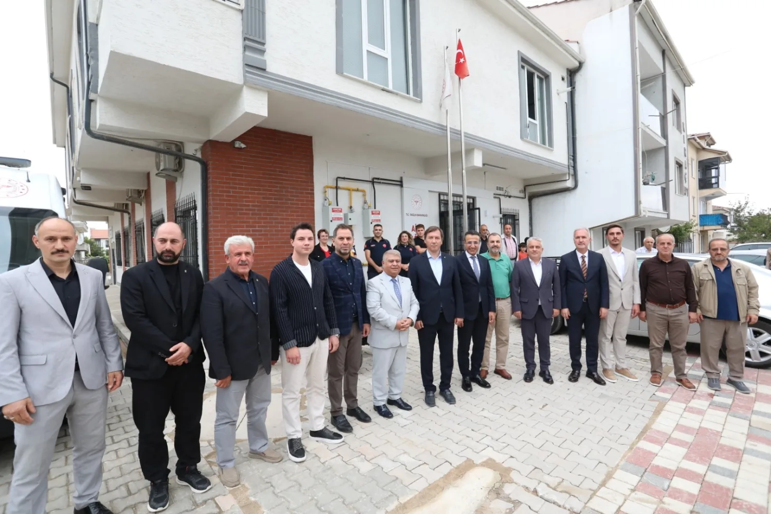 Bursa İneg&ouml;l&rsquo;&uuml;n sağlık altyapısı el birliği ile g&uuml;&ccedil;leniyor