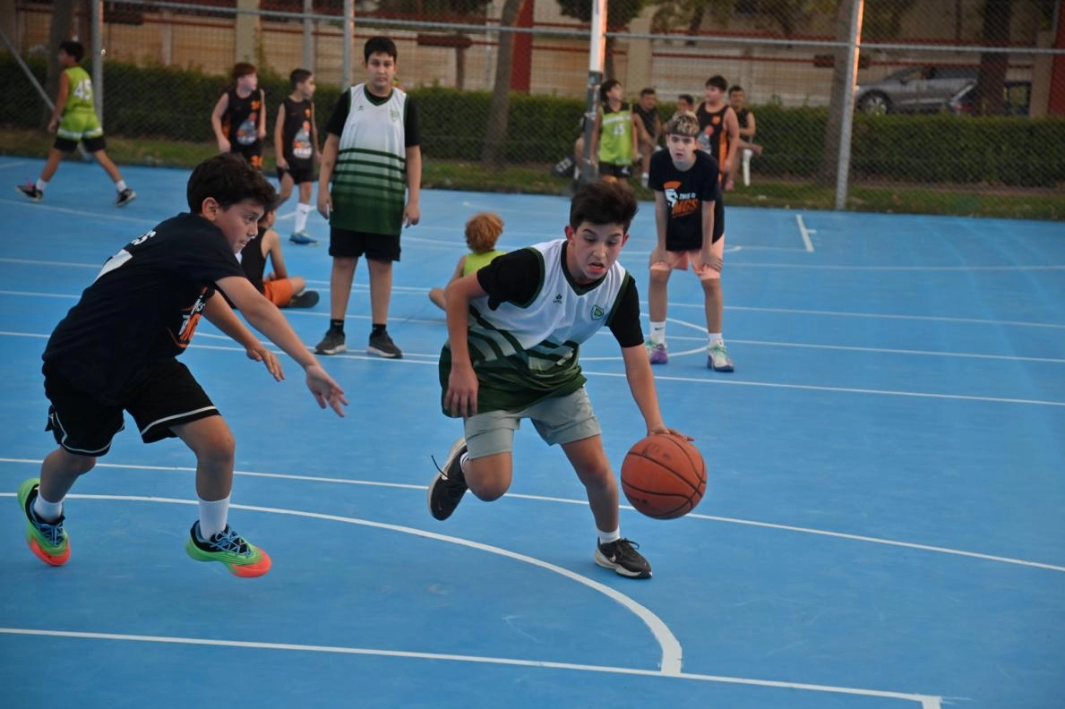 Manisa'da 46 takım, 200 sporcu Atat&uuml;rk Kent Parkı&rsquo;nda buluştu