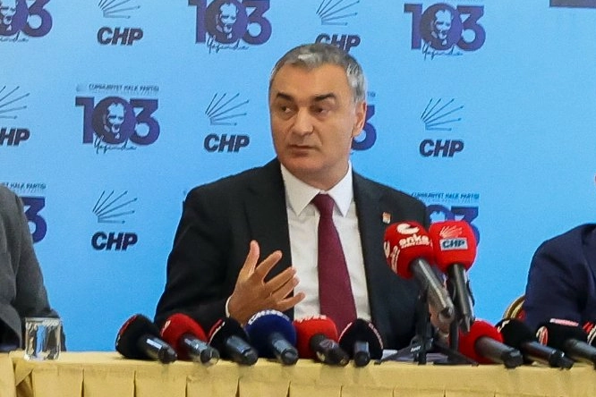 CHP S&ouml;zc&uuml;s&uuml; Sarı&rsquo;dan istifalara ilişkin ilk a&ccedil;ıklama: Hayırlı uğurlu olsun