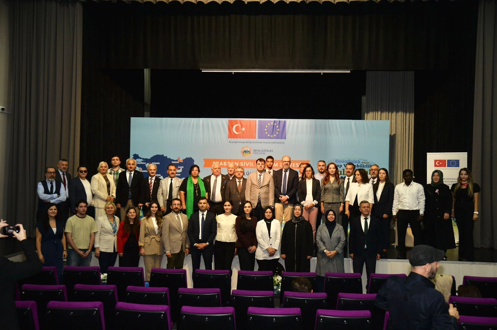 Trabzon&rsquo;da Sivil Katılım Zirvesi d&uuml;zenlendi