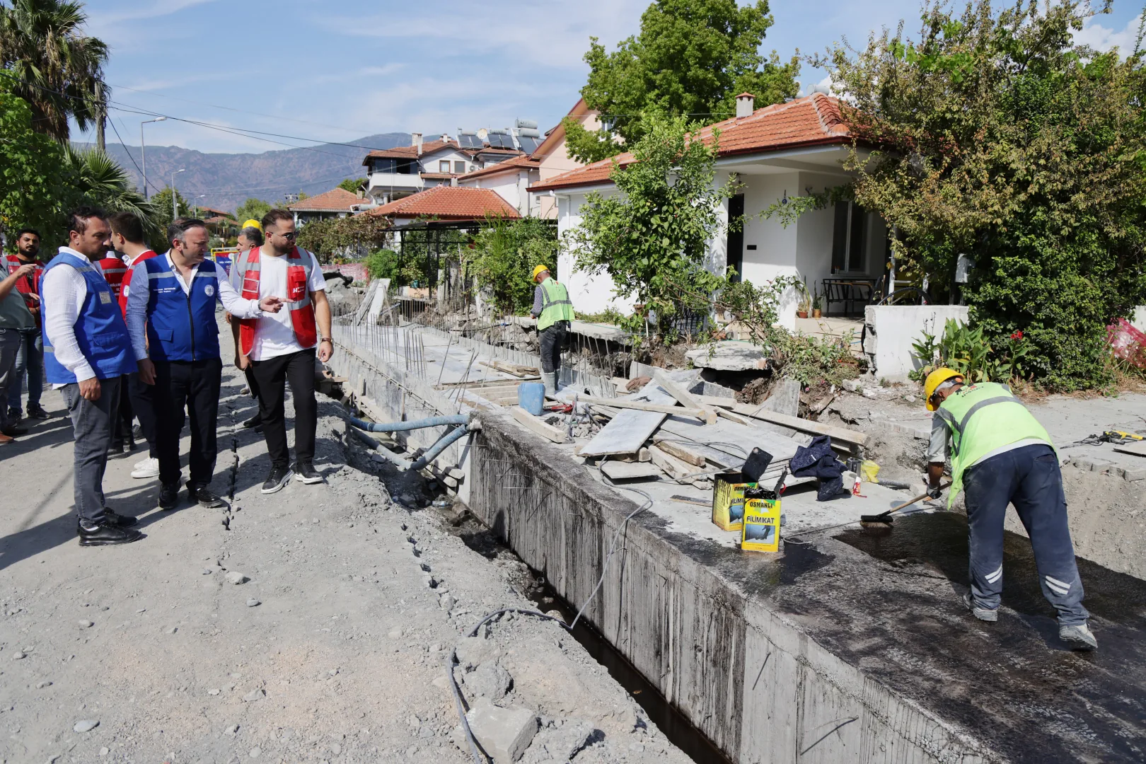 Muğla K&ouml;yceğiz&rsquo;in yolları yeniliyor