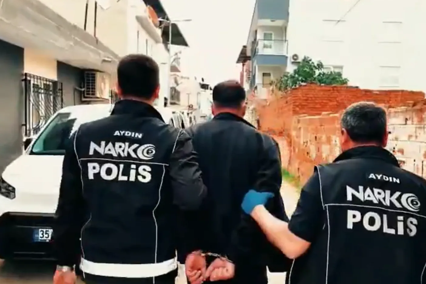 Zehir tacirlerine ge&ccedil;it yok! 78 ilde 1.466 tutuklama!