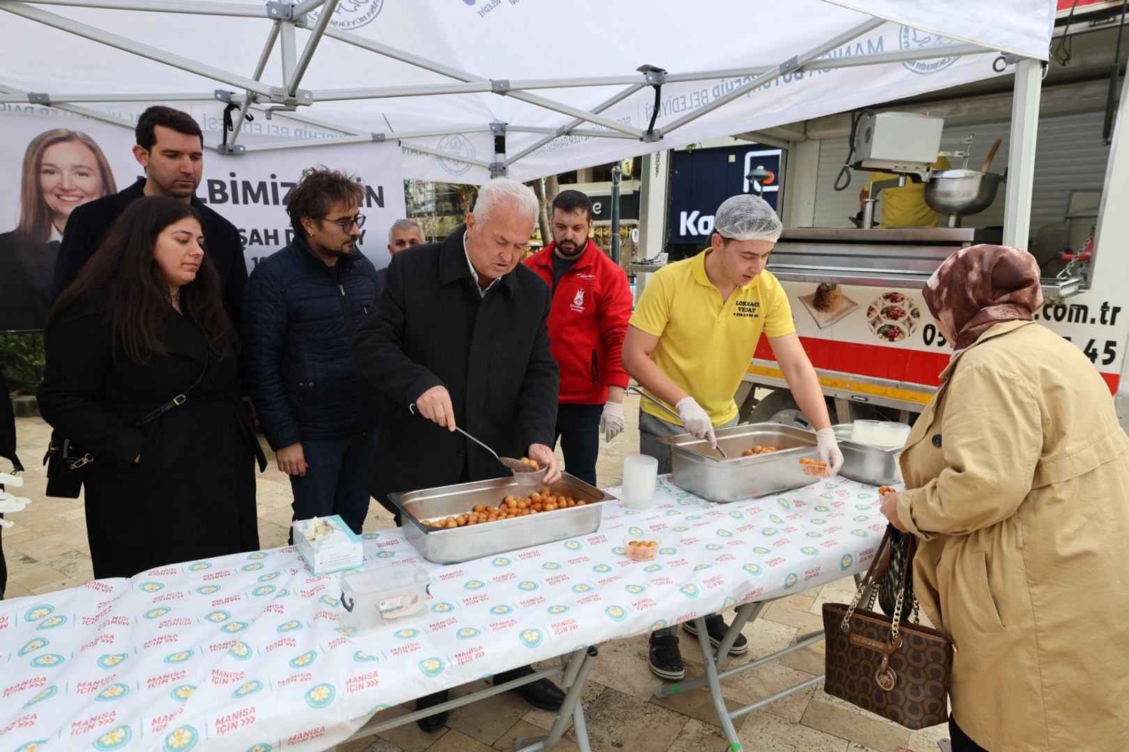 Manisa B&uuml;y&uuml;kşehir&rsquo;den 17 il&ccedil;ede G&uuml;lşah Durbay i&ccedil;in lokma hayrı