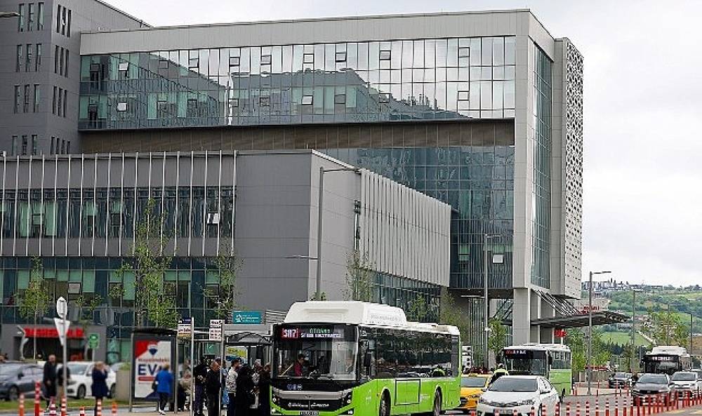 B&uuml;y&uuml;kşehir, Şehir Hastanesi i&ccedil;in ulaşım ağını genişletti:  14 yeni, direkt hat ile doğrudan ulaşım