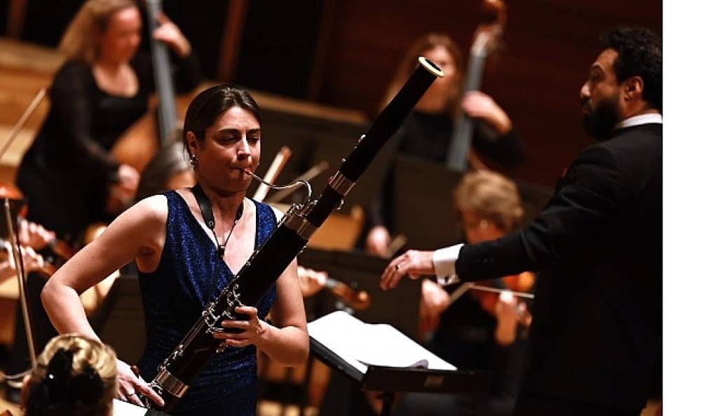 Sophie Dervaux, İzmirli m&uuml;zikseverleri b&uuml;y&uuml;ledi