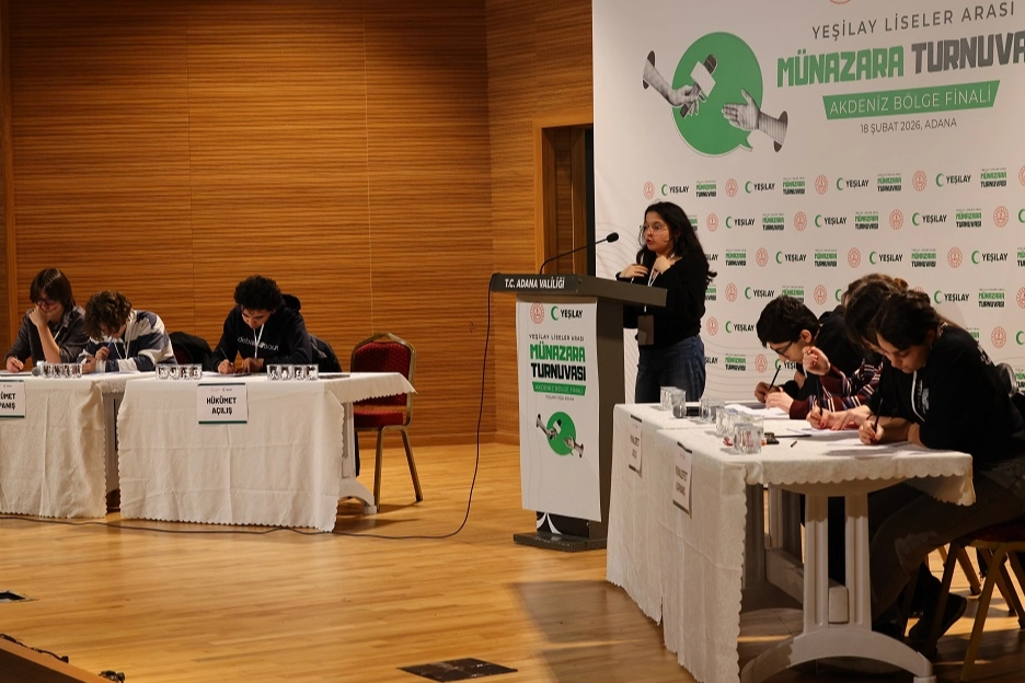 Yeşilay'ın lise m&uuml;nazaralarında 'Akdeniz B&ouml;lge Finali' tamamlandı