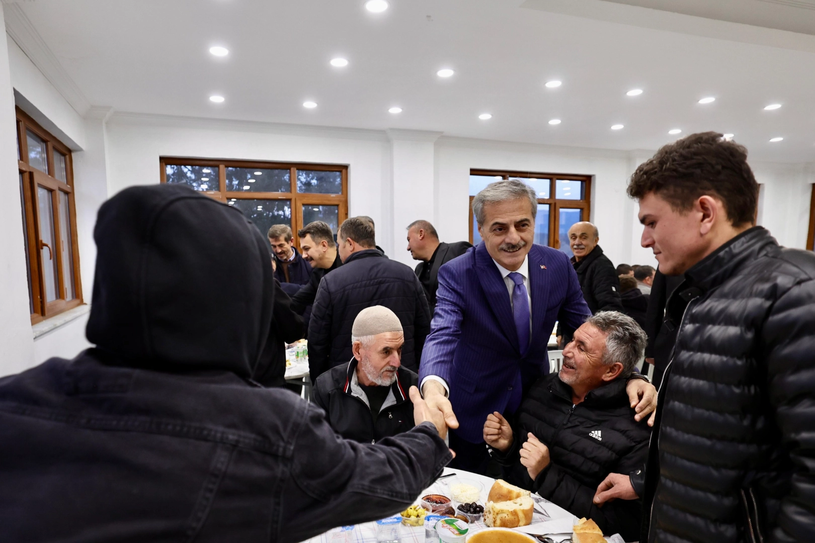 Sakarya'da Başkan Alemdar Taraklı&rsquo;da vatandaşlarla buluştu