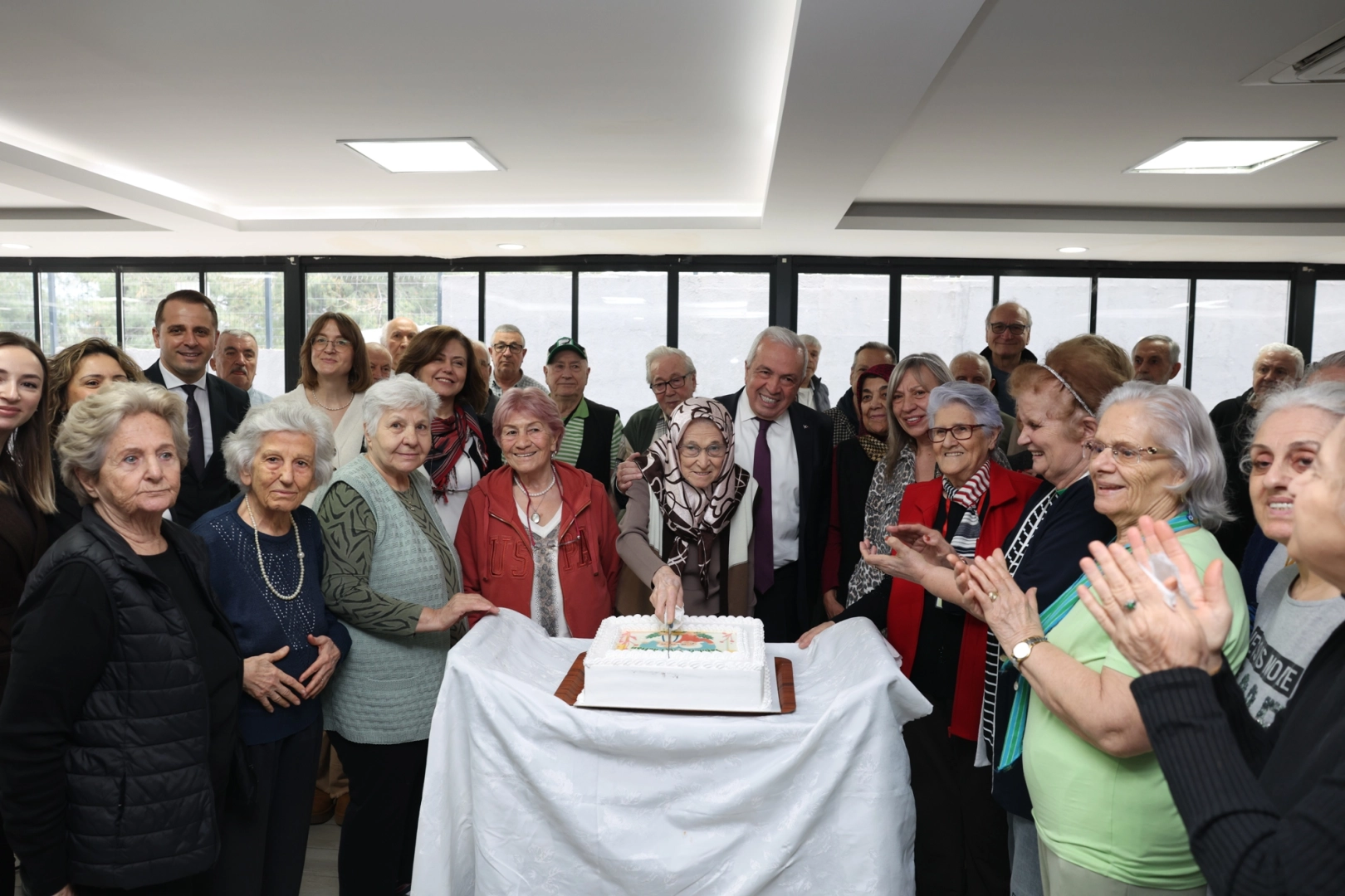 Bursa Nil&uuml;fer'de Başkan Şadi &Ouml;zdemir&rsquo;den vefa ziyareti