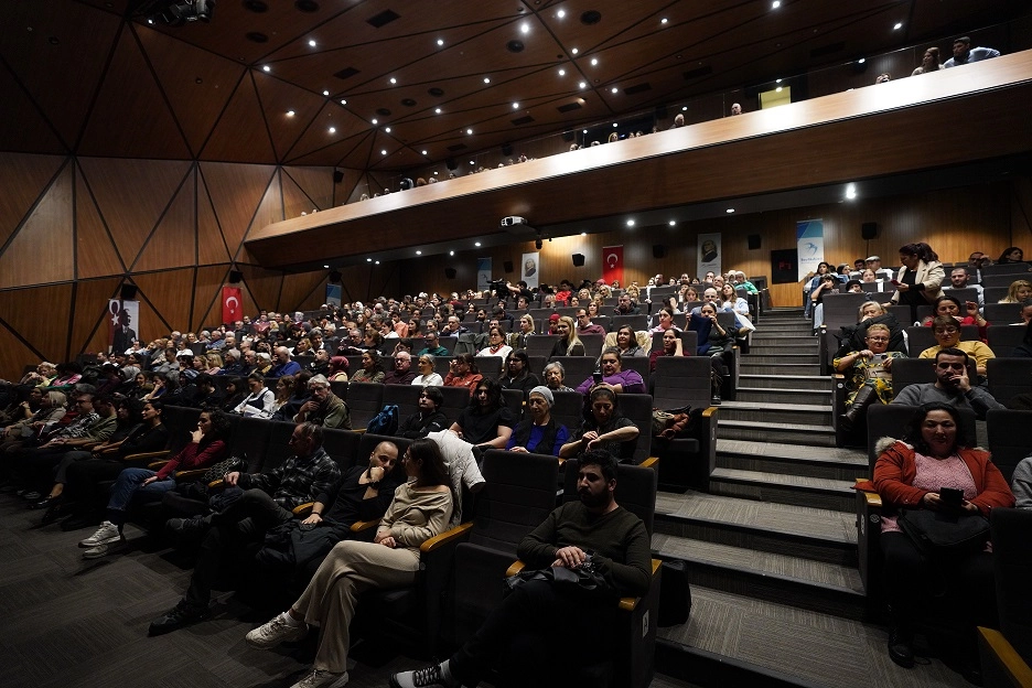 Tiyatro tutkunları Beylikd&uuml;z&uuml;&rsquo;nde buluşuyor