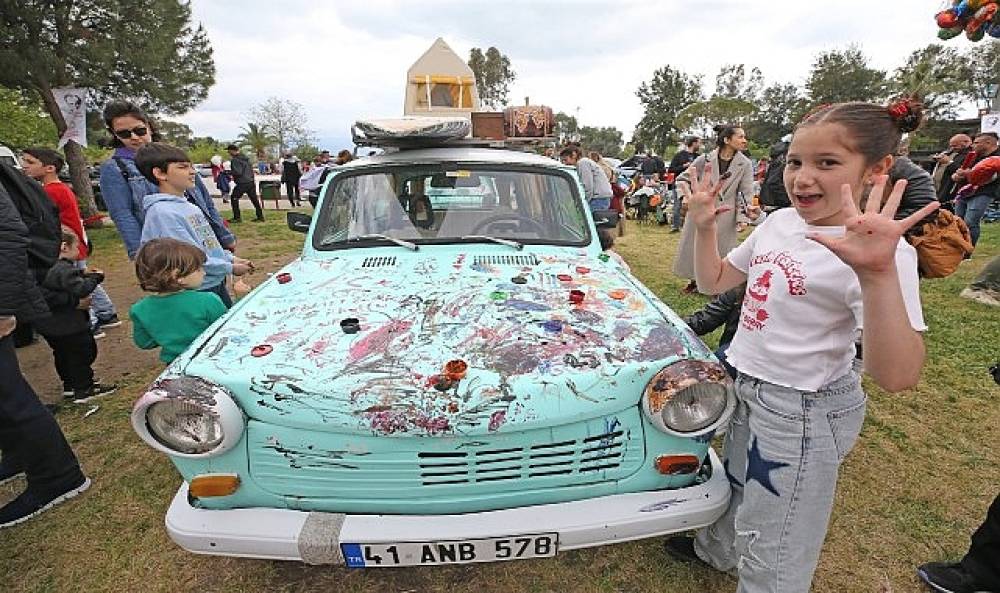 Karşıyaka'yı bayram coşkusu sardı!