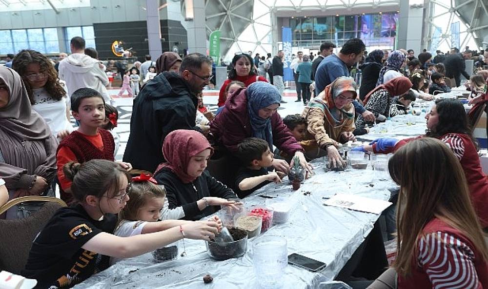 Konya Bilim Merkezi &ldquo;SERAFEST" ile &Ccedil;ocukları Bilim ve Doğayla Buluşturuyor