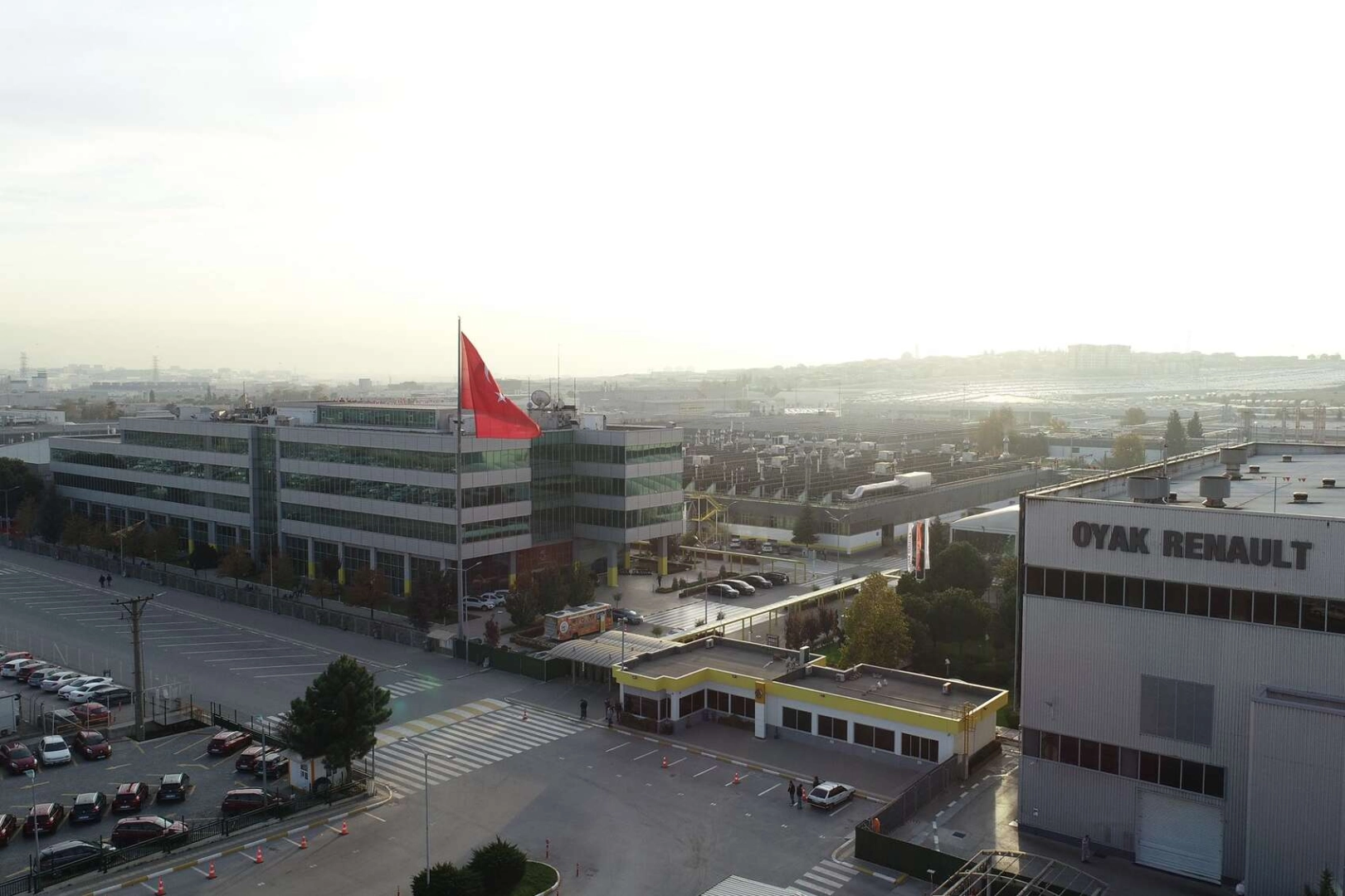 Renault Group yılın ilk &ccedil;eyreğinde b&uuml;y&uuml;meyi s&uuml;rd&uuml;rd&uuml;... Toplam gelir y&uuml;zde 7,3 arttı