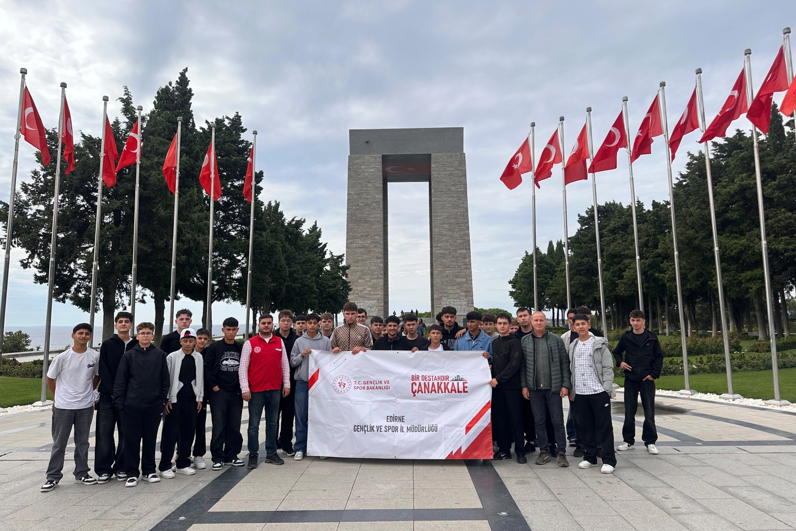 Keşanlı gen&ccedil;ler tarihi yerinde soludu